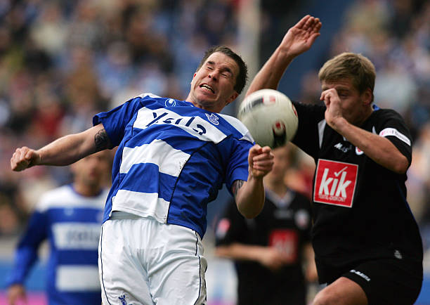 现出近乎 现出近乎