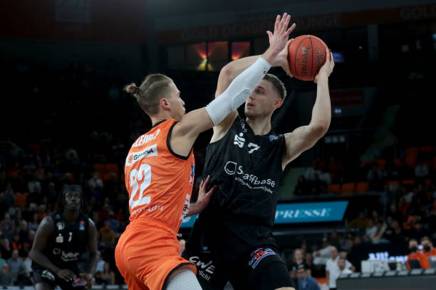 队冲锋陷阵 队冲锋陷阵