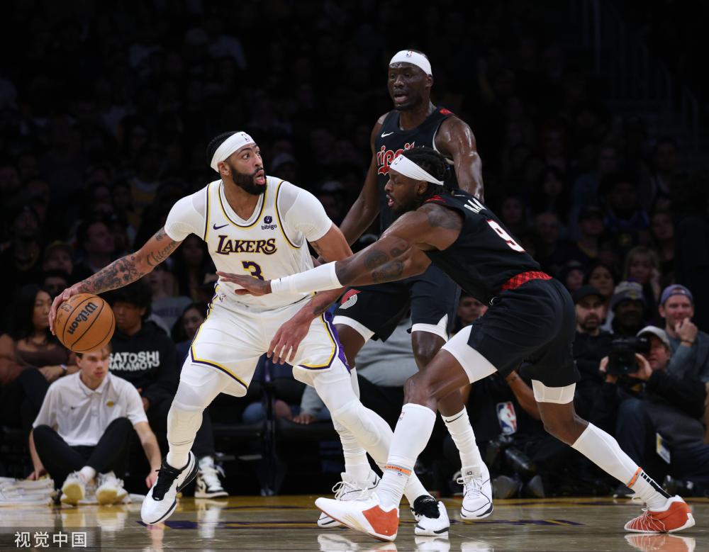 两人合力给 两人合力给